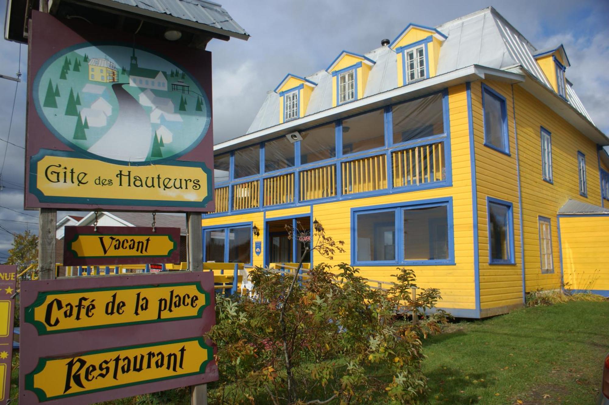 Gîte des Hauteurs et Café de la place Saint Zenon Exterior foto