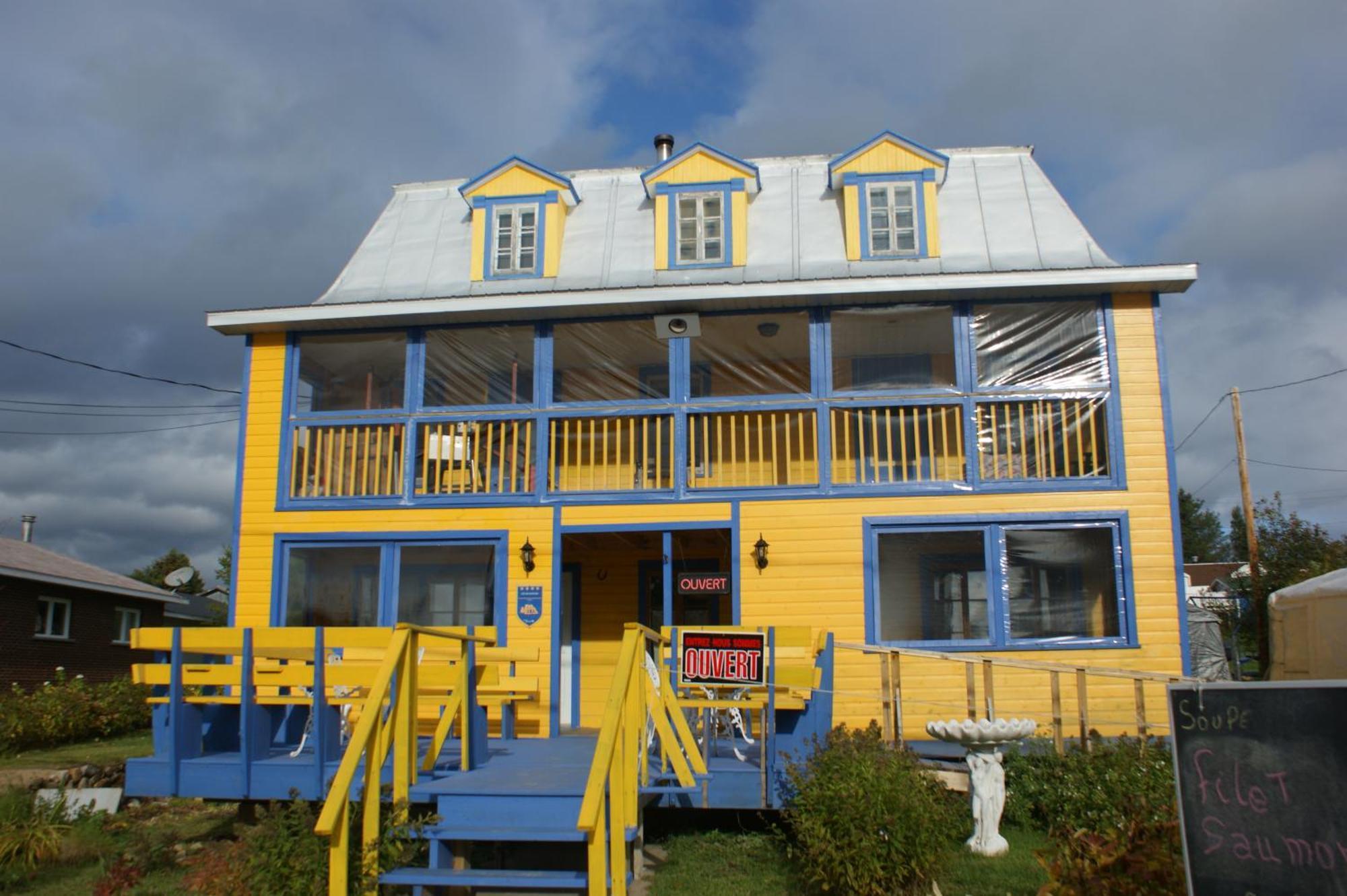 Gîte des Hauteurs et Café de la place Saint Zenon Exterior foto