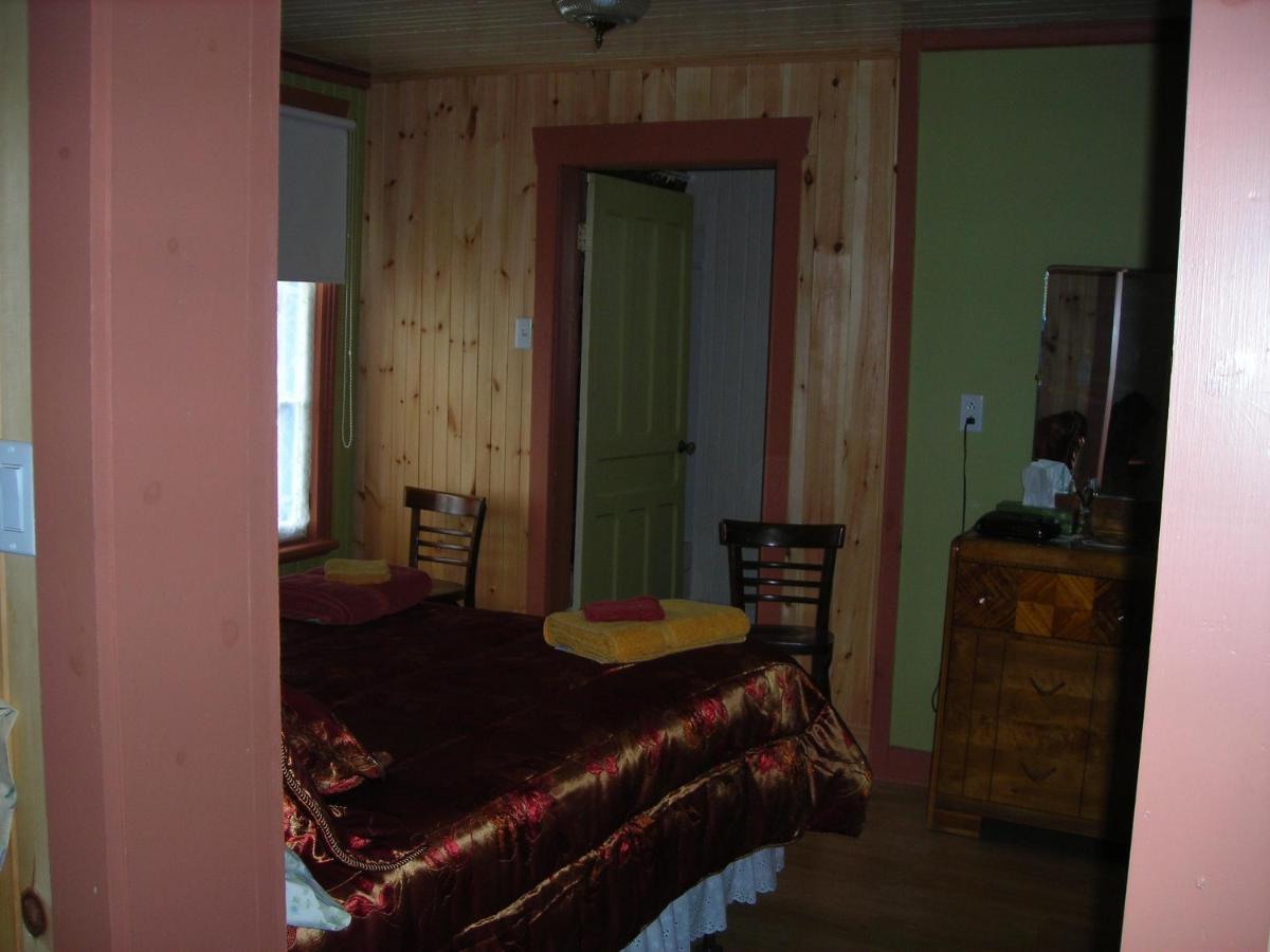Gîte des Hauteurs et Café de la place Saint Zenon Habitación foto